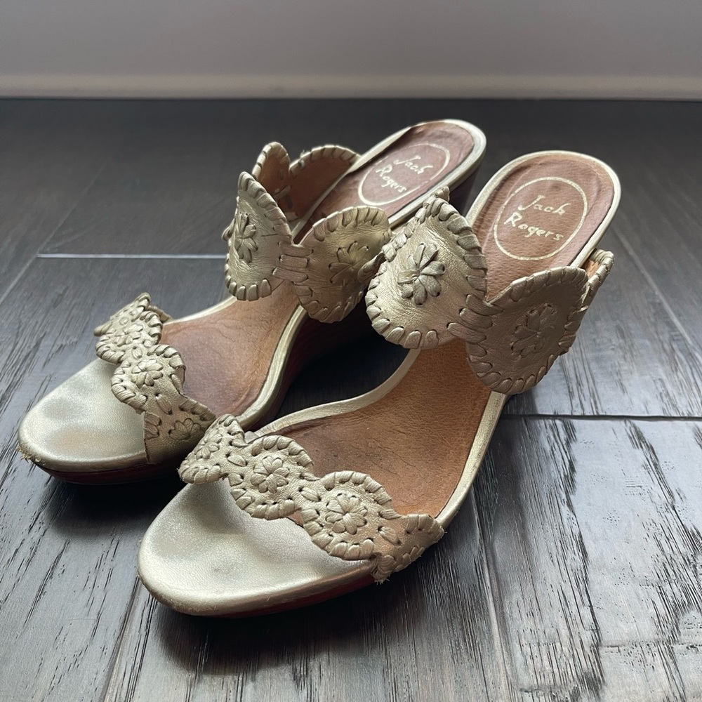 Jack Rogers Caroline Wedge Platinum Size 8.5